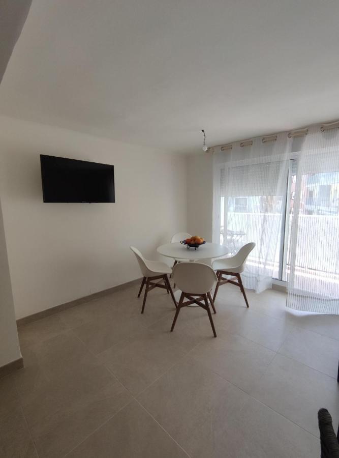 Appartamento Precioso apartamento recién reformado en Benidorm Esterno foto